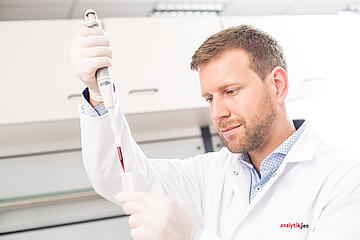 Image pipetting blood