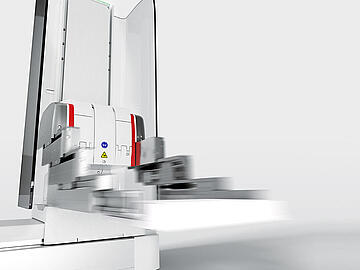 CyBio Carry plate gripper holding a plate and extending its arm